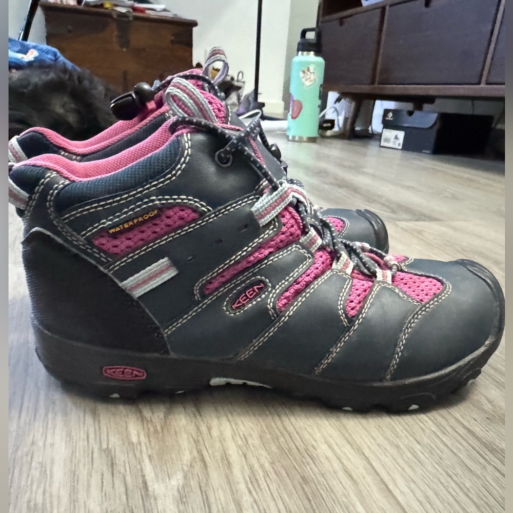 Keen Hiking Kids Boots
